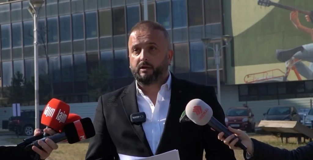 shpifja e radhes e bdi se bie poshte drejtori i filharmonise demanton asnje maqedonas i punesuar 6870e6d7673ce