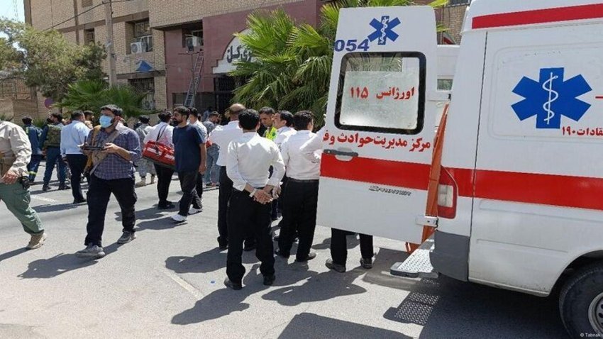 Sulm i përgjakshëm në gjykatën e Iranit, grupi xhihadist vret 6 civilë 3 sulm i pergjakshem ne gjykaten e iranit grupi xhihadist vret 6 civile 6884f7d5b8f4a