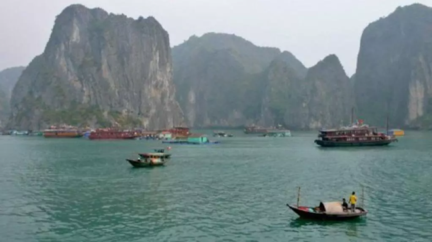 Të paktën 27 të vdekur pas përmbytjes së një anijeje turistike në Vietnam 1 te pakten 27 te vdekur pas permbytjes se nje anijeje turistike ne vietnam 687bbd61e7844