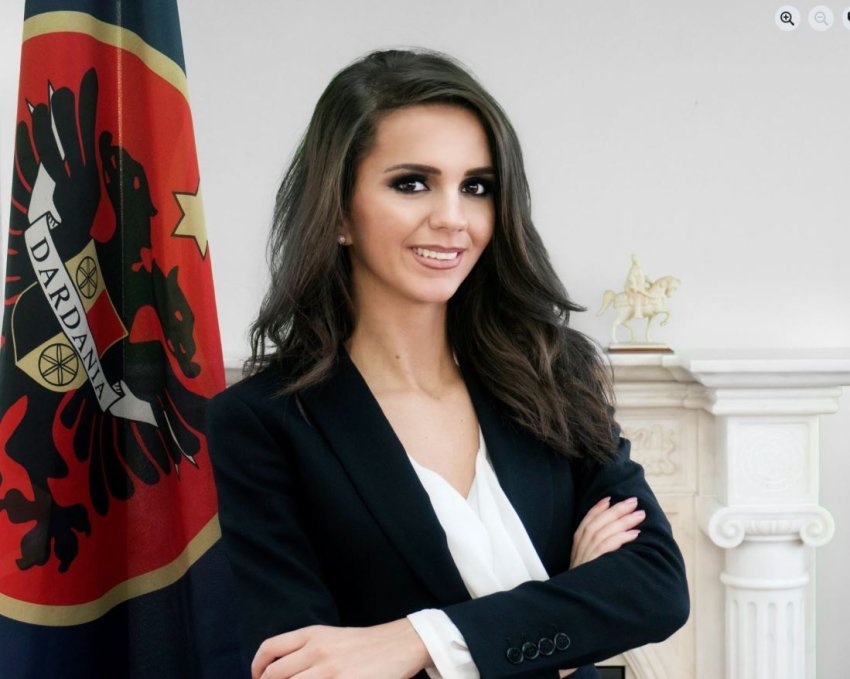 teuta rugova kurezohet kete jave ne katedralen nene tereza 687e4c19b2c54