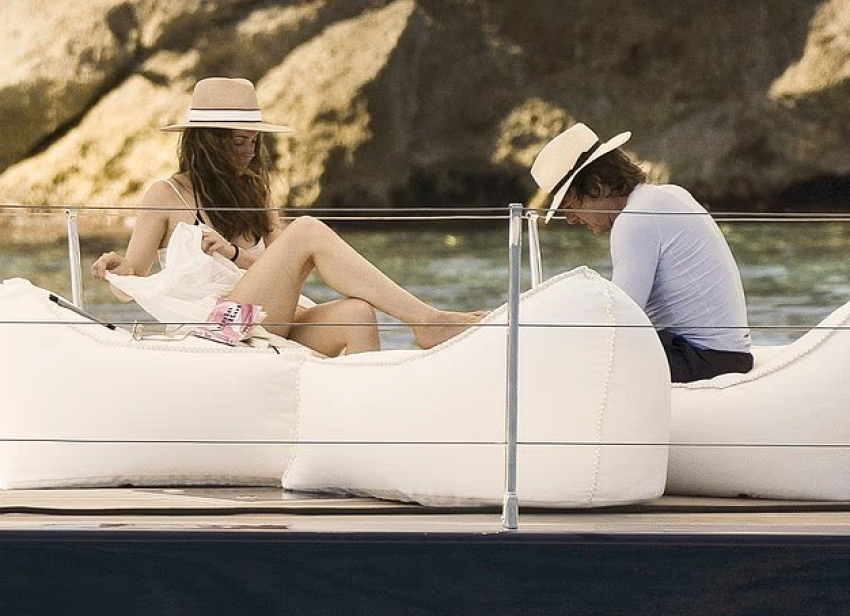 tom cruise dhe ana de armas kapen mat ne jaht 687b8d13f0efa