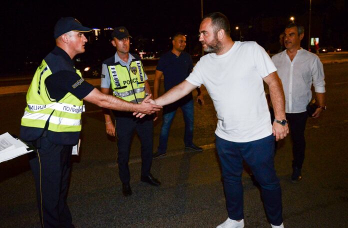 toshkovski ne terren me policet e shkupit shqiptojne 155 gjoba trafiku 6883553086039