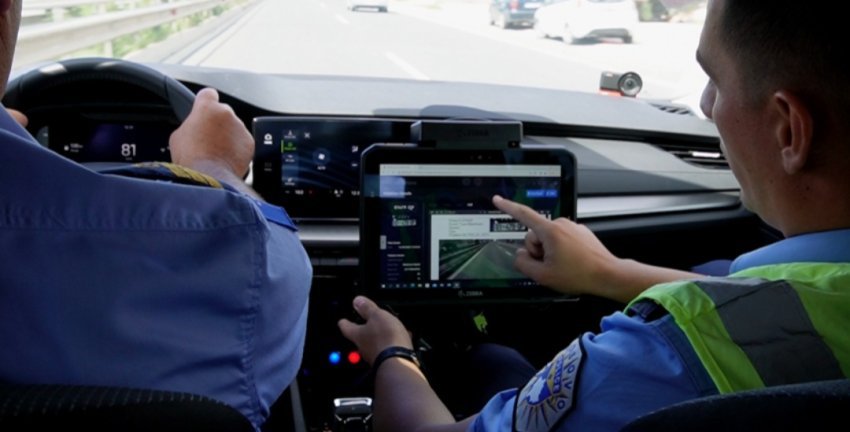 vetura intelegjente e policise kap dy vetura qe zhvillonin gara shpejtesie ne ferizaj 688a0c75ac3c7