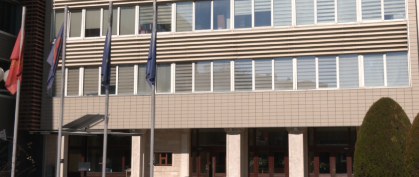 zyrtarja e kabintetit te konjufces po intervistohet nga policia e kosoves 68690f0079976