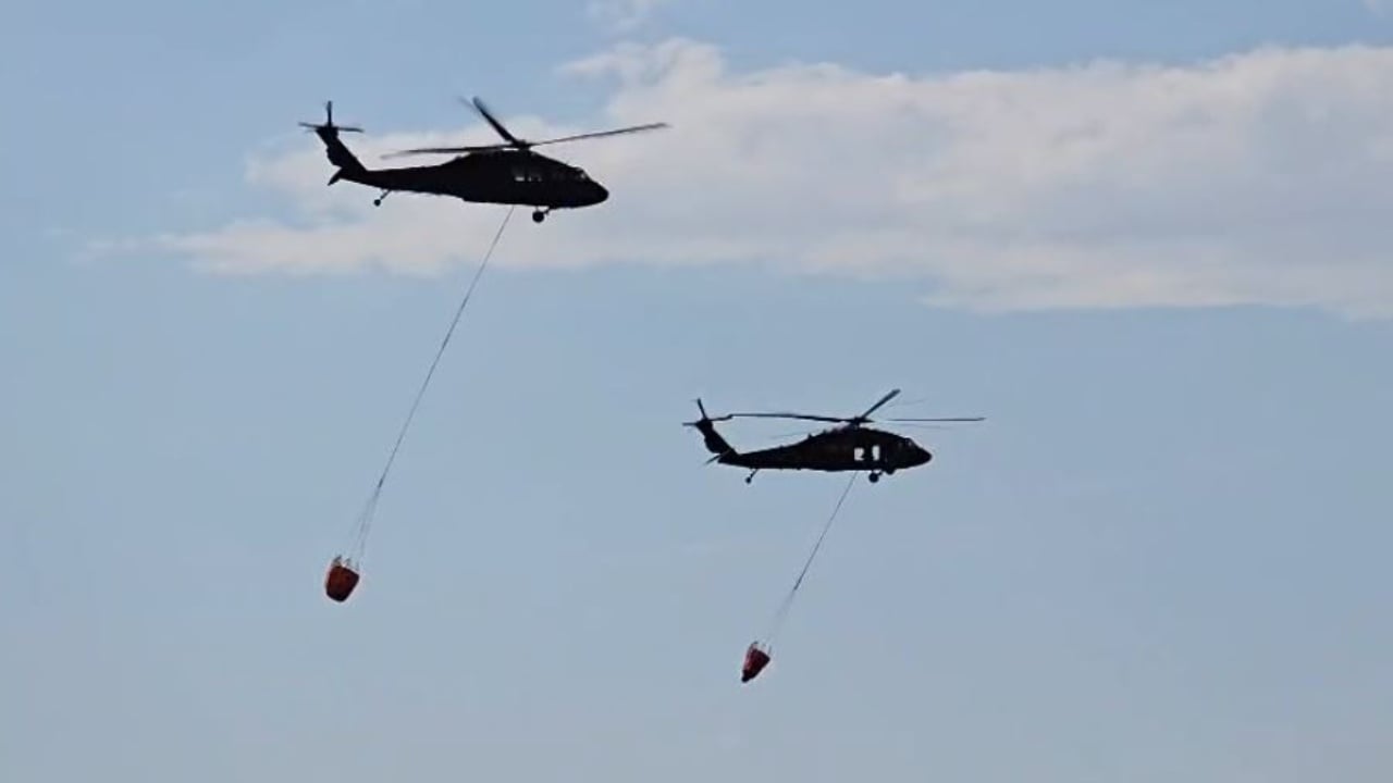 34 vatra zjarri ne 24 oret e fundit pese aktive vijojne flaket ne disa fshatra te gramshit dhe fushe arrezit 68a1a3e41bcd2