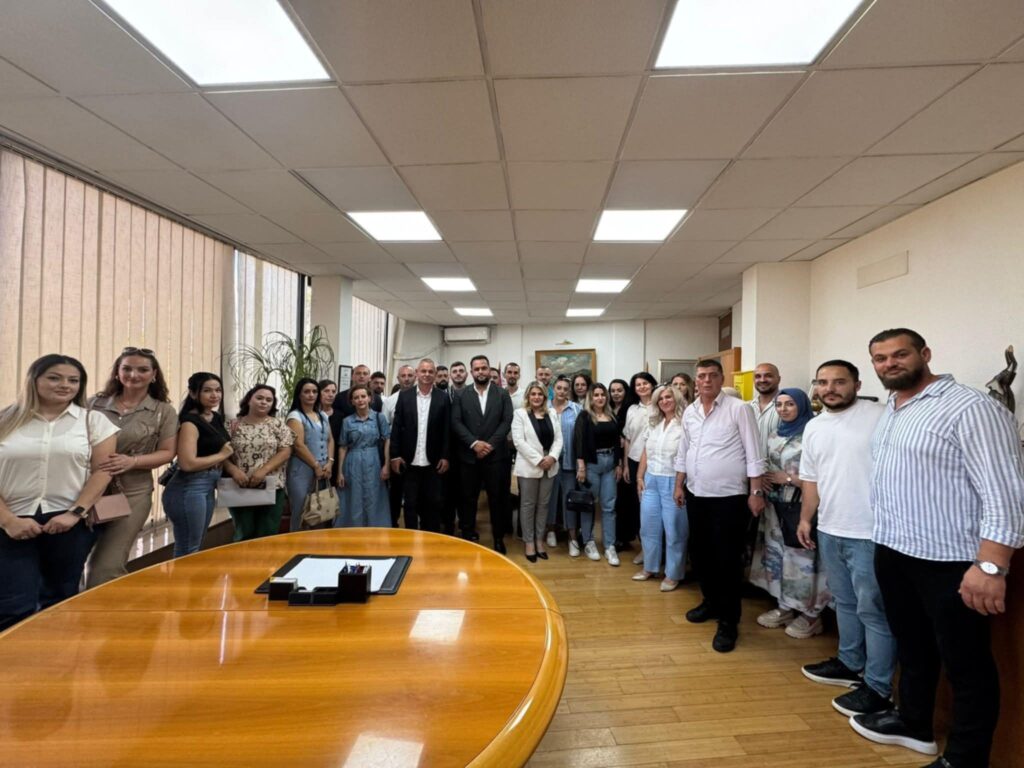 35 te rinj shqiptare punesohen ne posten e rmvkurtishi po ndertojme nje institucion me te afert me qytetaret 689232dfc847a