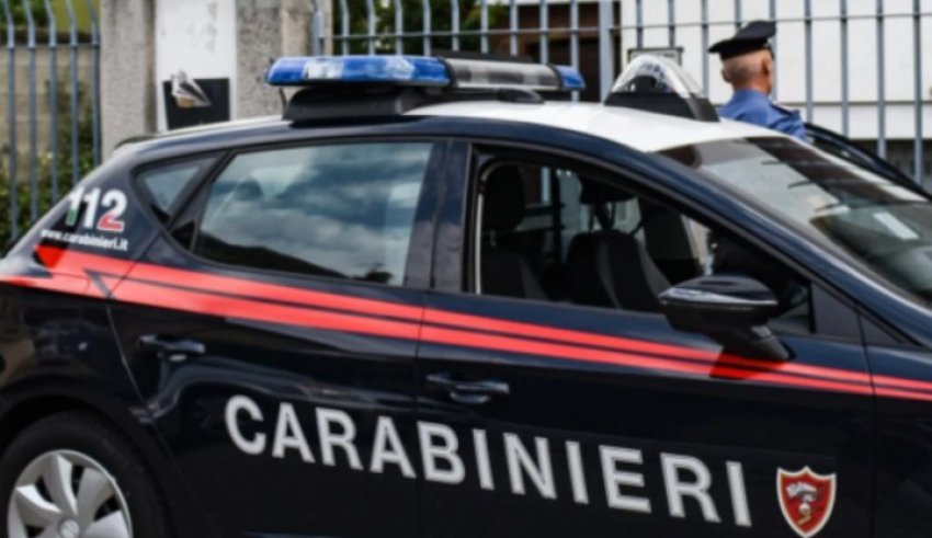 40-vjeçari rrëmben dhe abuzon dy adoleshentet/ I pikasi kur po hynin në apartament dhe i kërcënoi me kaçavidë 3 40 vjecari rremben dhe abuzon dy adoleshentet i pikasi kur po hynin ne apartament dhe i kercenoi me kacavide 6895ff357284d