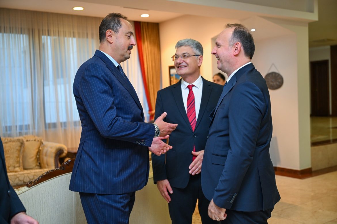 afrim gashi ne takimin lamtumires per drejtorin e halkbank bilal sucubasi 68af712ac0396