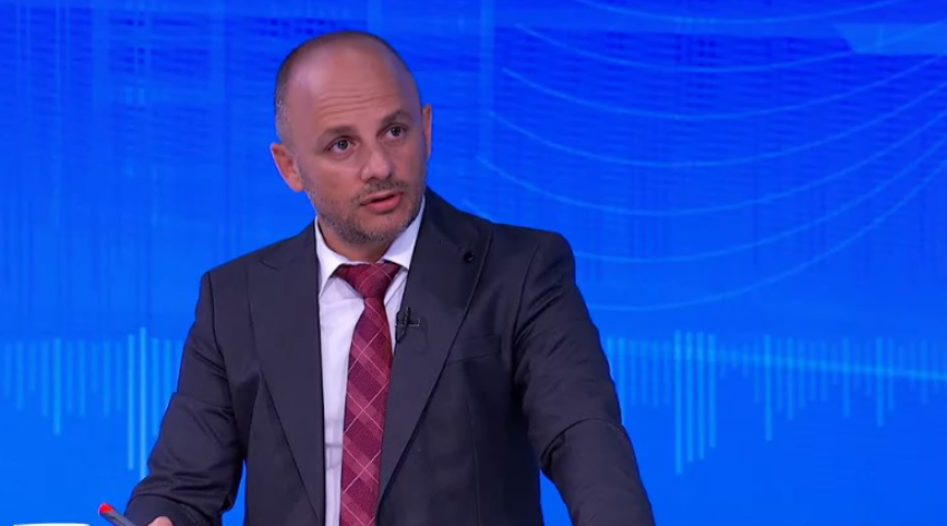 Ahmeti: Tejkalimi i shpejtësisë dhe përdorimi i telefonit, faktorë të aksidenteve në komunikacion 2 ahmeti tejkalimi i shpejtesise dhe perdorimi i telefonit faktore te aksidenteve ne komunikacion 689bbc748ebe6