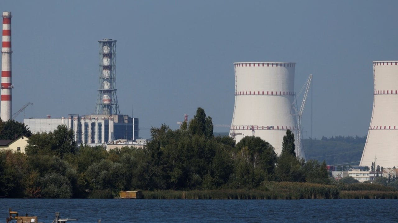 alarm ne kursk shperthen zjarri ne centralin berthamor pas rrezimit te dronit rus nuk raportohet per viktima 68aae0869af5b