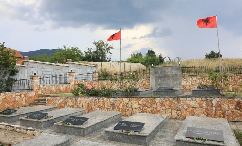 ali ahmeti kujton ngjarjet e lubotenit kjo masaker eshte deshmi e gjalle e cmimit qe shqiptaret kane paguar per liri barazi dhe dinjitet 689b19096262e