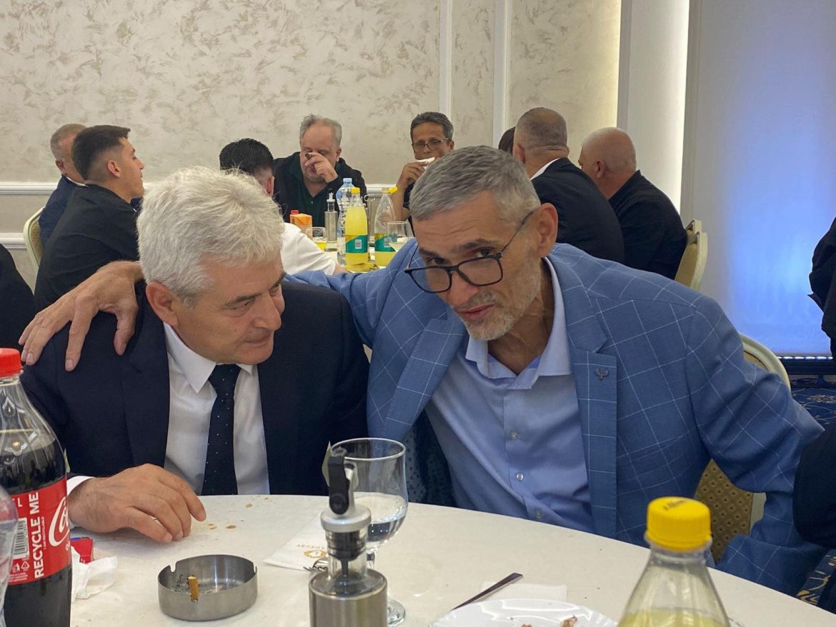 Ali Ahmeti ngushëllon për ndarjen nga jeta të Dr. Aliriza Osmanit 1 ali ahmeti ngushellon per ndarjen nga jeta te dr aliriza osmanit 68a1edd78b923