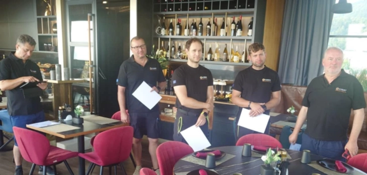 angellov percolli ekipin e aviacionit te helikopterit blek hok nga cekia 6890ae595fbf5