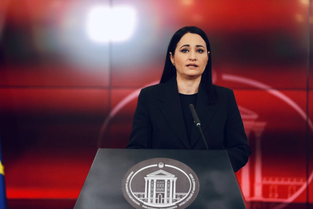 Azizi: Hipokrizia ka kufij, Kumanova e di mirë që ishte BDI ajo që heshti kur duhej të fliste! 3 azizi hipokrizia ka kufij kumanova e di mire qe ishte bdi ajo qe heshti kur duhej te fliste 688fac2701a0e