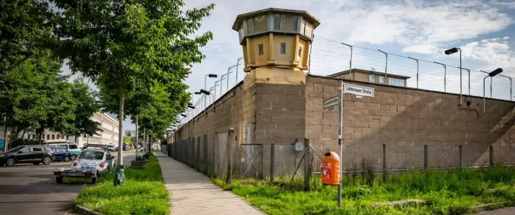 Berlini dhe Memoriali për Viktimat e Komunizmit 3 berlini dhe memoriali per viktimat e komunizmit 68ac3644e7837