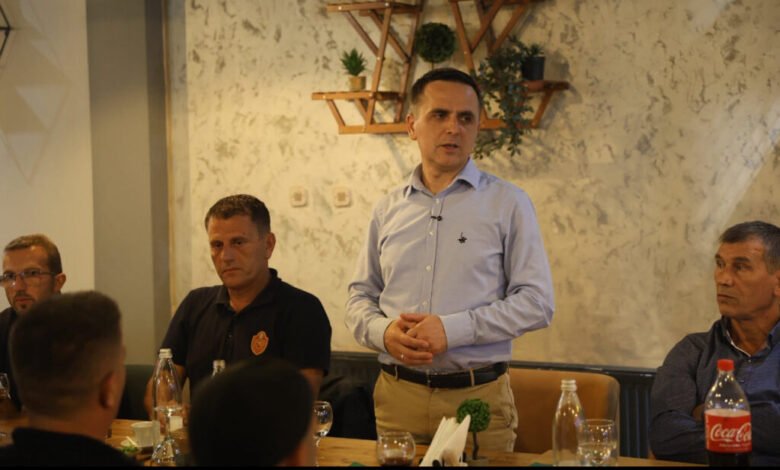 bilall kasami falenderon zjarrfikesit dhe komandantin avni ameti heronj qe perballen me flaket dite e nate 68a3aab9c8e89