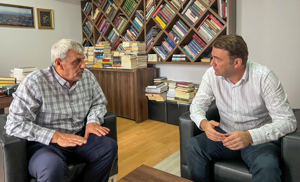 Bujar Osmani takohet me profesor Adnan Ismailin, në fokus kultura e librit dhe mbështetja për arsimin 1 bujar osmani takohet me profesor adnan ismailin ne fokus kultura e librit dhe mbeshtetja per arsimin 68ac6bb87dea1