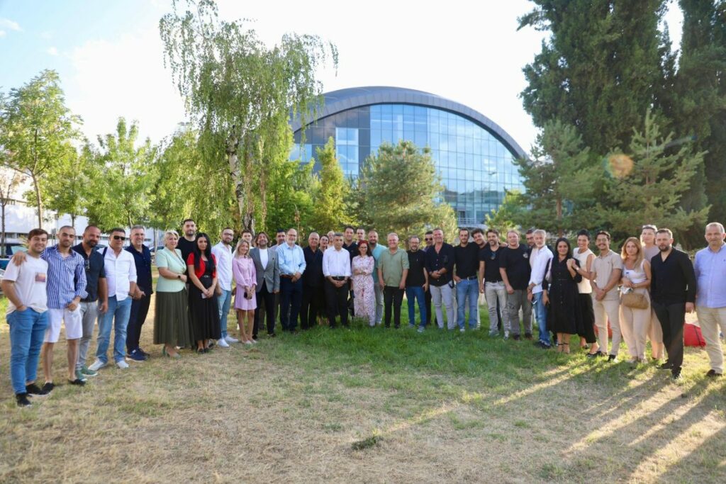 Çair – Izet Mexhiti: Mbështetja për artistët, prioritet për zhvillimin kulturor 3 cair izet mexhiti mbeshtetja per artistet prioritet per zhvillimin kulturor 68a99076d558d