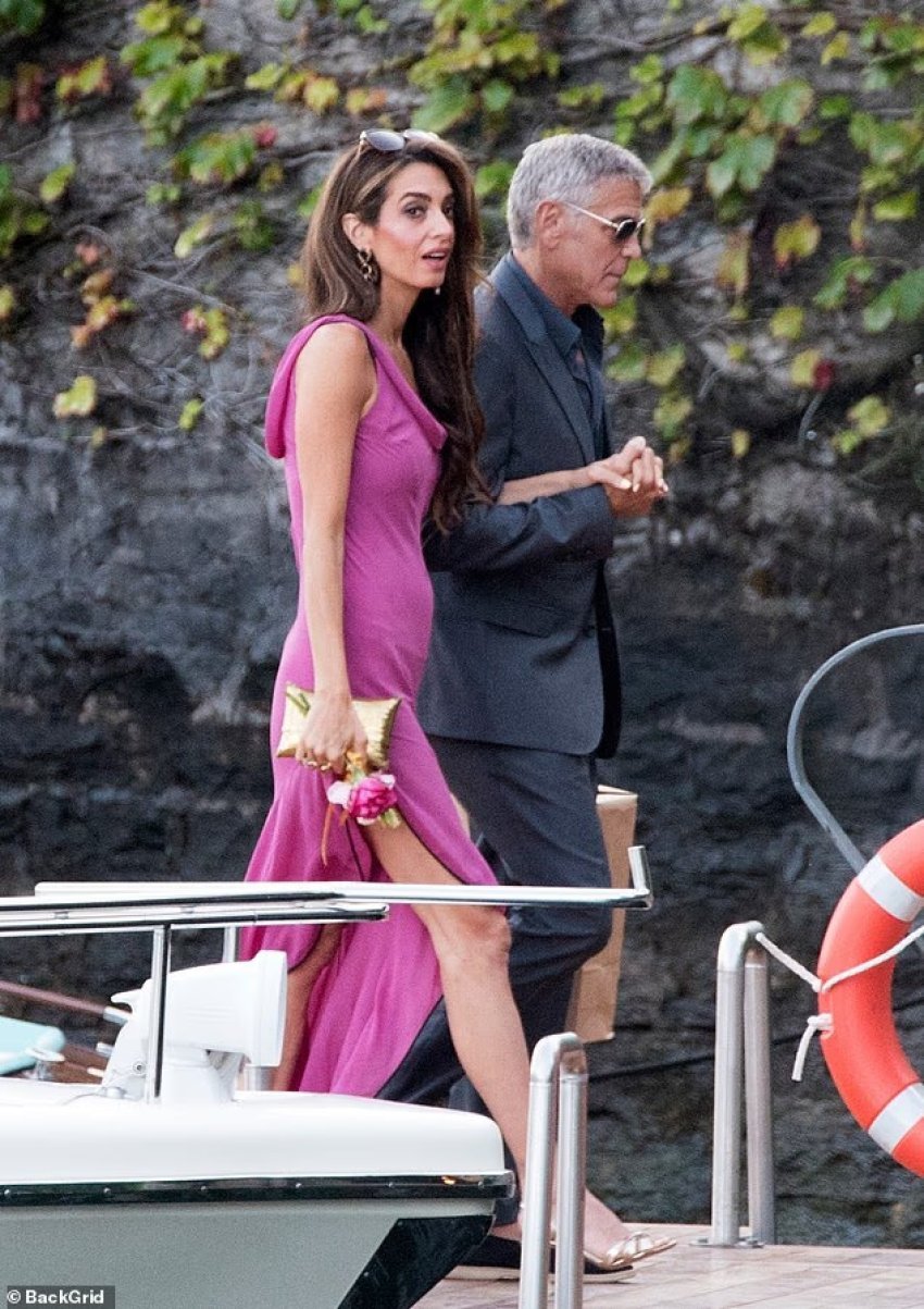 Çifti Clooney shkëlqyen me paraqitjen e tyre në një event të tyre në Como 1 cifti clooney shkelqyen me paraqitjen e tyre ne nje event te tyre ne como 68952644417d8