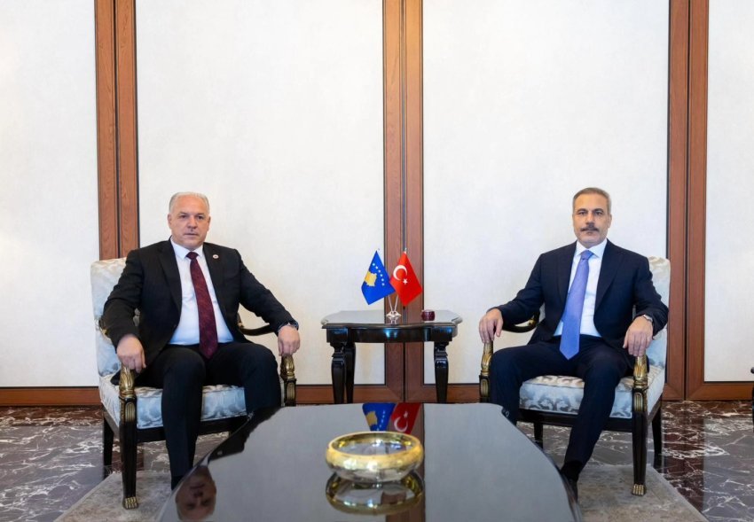 damka takohet ne ankara me ministrin e mbrojtjes dhe kryediplomatin turk 6899f2ab0205d