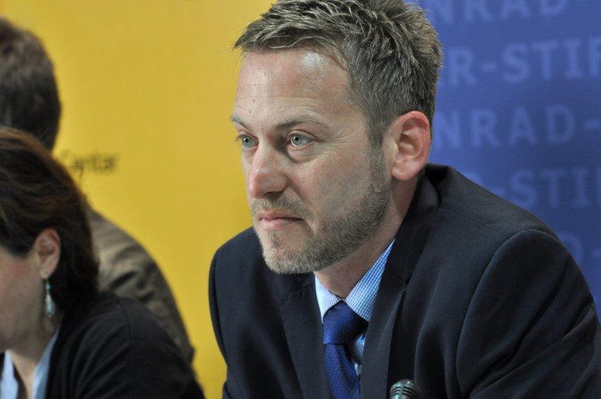 Deda: Votimi për nënkryetarët e komuniteteve joshumicë nuk bëhet ndaras, qëllimshëm po vazhdohet me bllokadë 3 deda votimi per nenkryetaret e komuniteteve joshumice nuk behet ndaras qellimshem po vazhdohet me bllokade 68adb901184cd