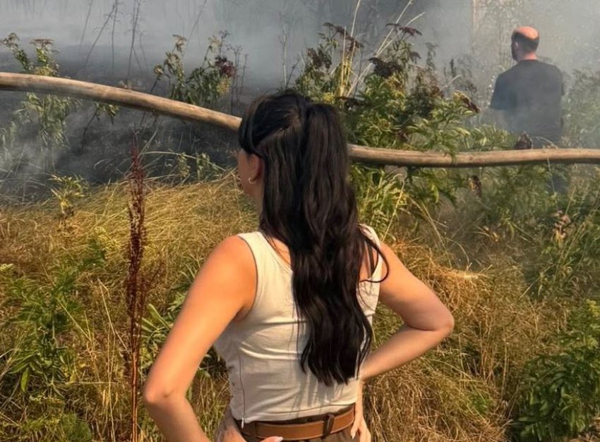 Deputetja e VV-së: Zjarri ka kapluar lagjet tona në Kçiq, Policia dhe zjarrfikësit po punojnë pa ndalur 3 deputetja e vv se zjarri ka kapluar lagjet tona ne kciq policia dhe zjarrfikesit po punojne pa ndalur 6898f57f08321