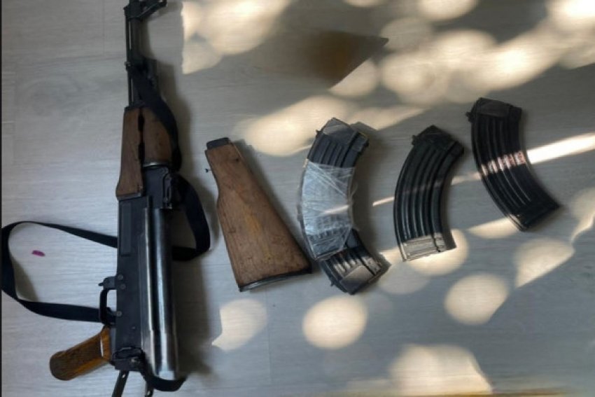 dergohet ne mbajtje 48 ore nje person per armembajtje pa leje ne kryeqytet 6893cb8d1a536