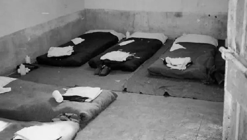 Dëshmia e rrallë e ish-të dënuarit politik: S’kishte tallje më të kobshme, kur shihje policët e spiunët, t’i zhvishnin... 2 deshmia e rralle e ish te denuarit politik skishte tallje me te kobshme kur shihje policet e spiunet ti zhvishnin 6890478faf272