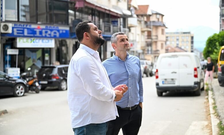 Drejtori i Postës viziton filialin në Dibër: “Do të mbështesim punën për shërbime më cilësore” 2 drejtori i postes viziton filialin ne diber do te mbeshtesim punen per sherbime me cilesore 689f61edec120