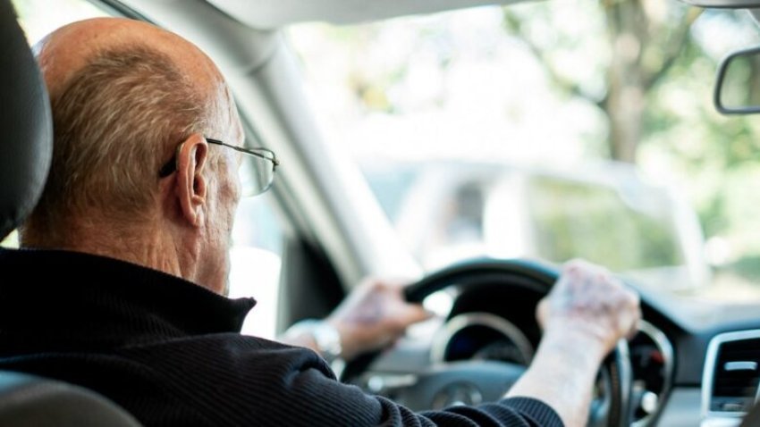 drejtuesit mbi 70 vjec ne mbreterine e bashkuar rrezikojne te humbin patenten per shkak te nje testi 689f3961e5db3