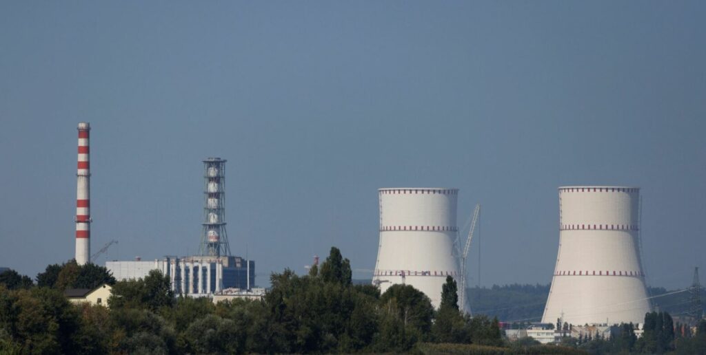 Droni i rrëzuar ukrainas shkakton zjarr në një central bërthamor në Rusi 2 droni i rrezuar ukrainas shkakton zjarr ne nje central berthamor ne rusi 68aae4c45bf7b