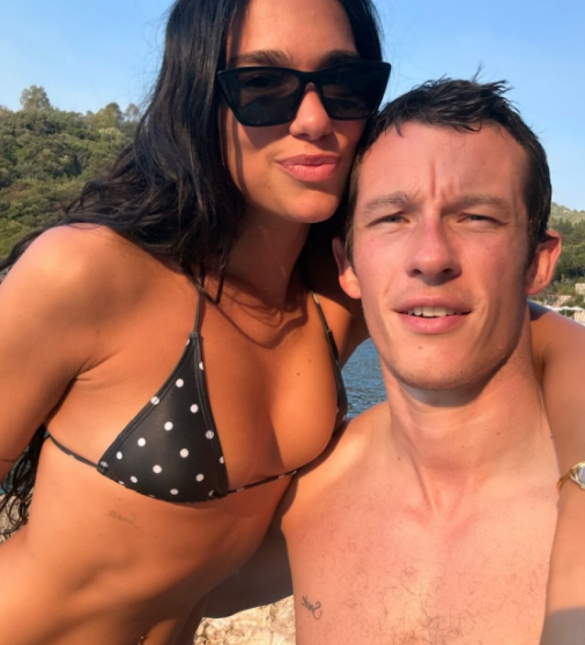 Dua Lipa ndan fotografi nga pushimet në bregdetin shqiptar, para se të festojë 30-vjetorin 4 dua lipa ndan fotografi nga pushimet ne bregdetin shqiptar para se te festoje 30 vjetorin 6898aa40134a4