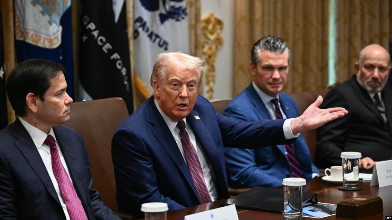 “Dua të mbarojë lufta”/ Paralajmëron Trump: Nëse Rusia nuk lëviz drejt paqes, shpallim luftë ekonomike 1 dua te mbaroje lufta paralajmeron trump nese rusia nuk leviz drejt paqes shpallim lufte ekonomike 68aeb8e649b33