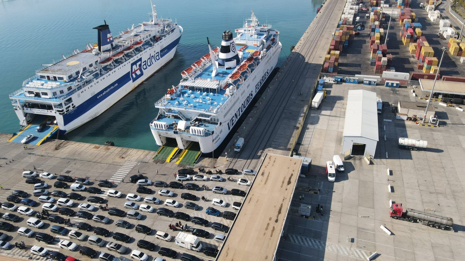 fluks i larte ne portin e durresit mbi 117 mije udhetare ne 15 dite 68a0c83618d37