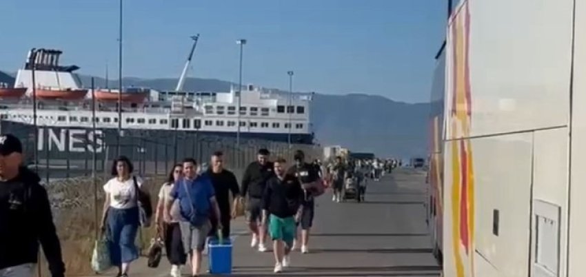 fluks turistesh ne portin e vlores mbi 1200 pasagjere mberrijne mengjesin e se dieles 688f11d48ec10