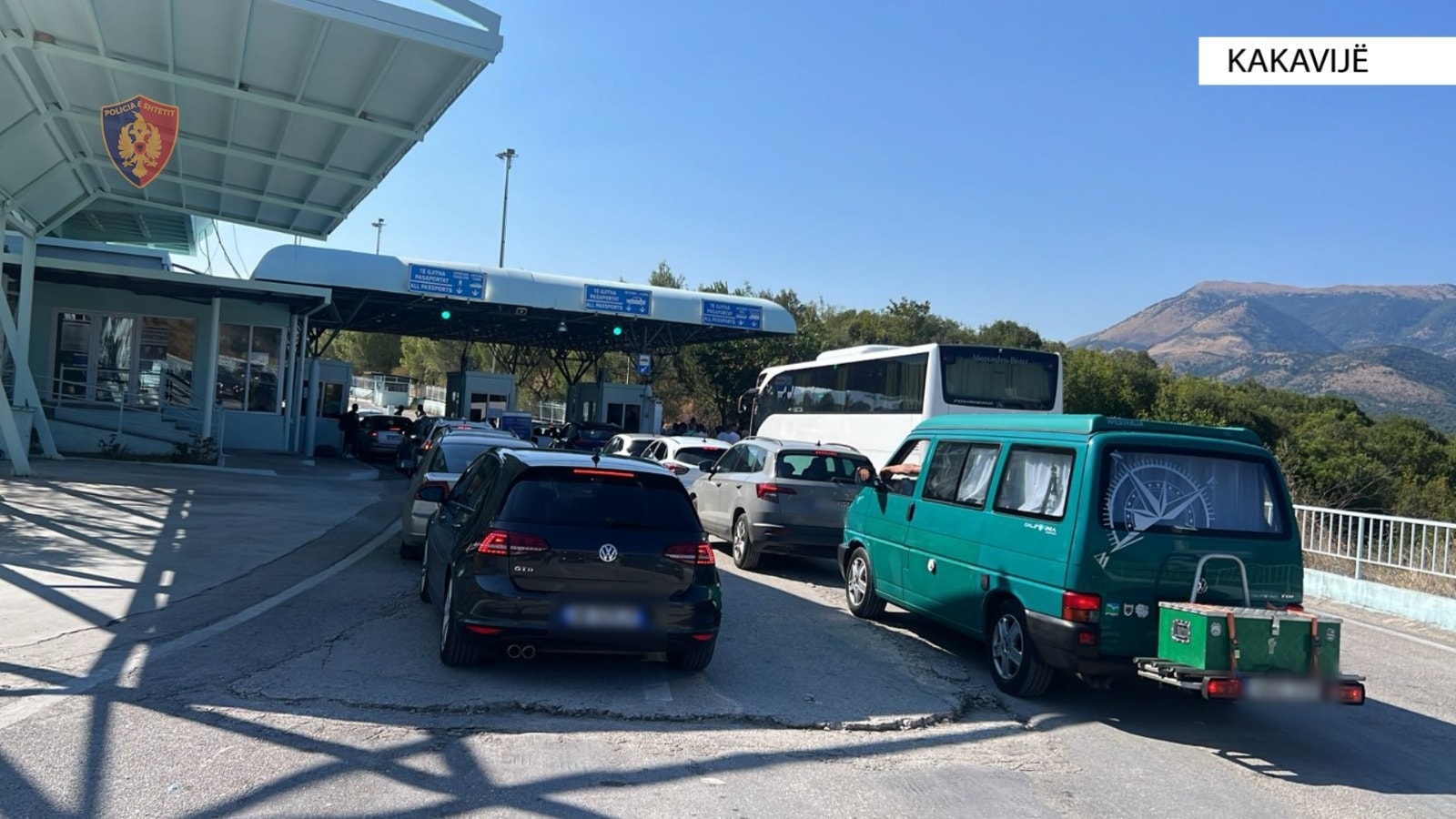 fluks udhetaresh ne kakavije policia kufitare po punojme me ritme te pershpejtuara 6898c3180a532