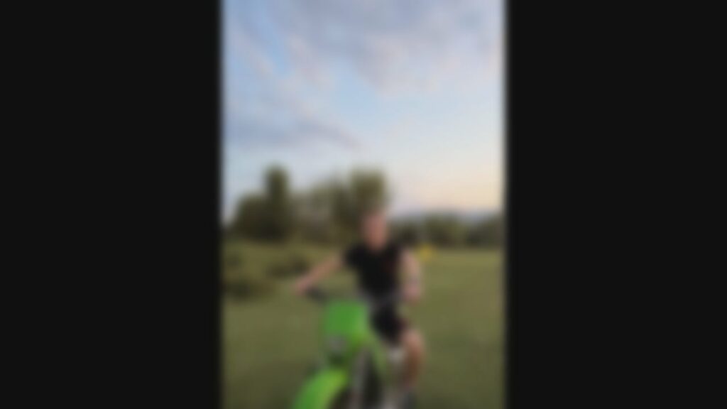 FOTOT/ U godit me thikë nga i mituri në ‘takimin sqarues’, ky është 14-vjeçari që mbeti i vdekur në Maliq 2 fotot u godit me thike nga i mituri ne takimin sqarues ky eshte 14 vjecari qe mbeti i vdekur ne maliq 689e58231ffc3