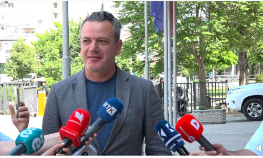 Gashi reagon pas vendimit të Kushtetueses: Një shuplakë për ata që mendojnë se rregullat janë vetëm për të tjerët 3 gashi reagon pas vendimit te kushtetueses nje shuplake per ata qe mendojne se rregullat jane vetem per te tjeret 6895e1f33f0ac