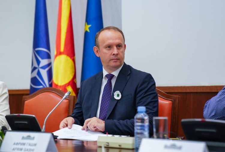 gashi te tregojme dashuri jo urrejtje shkendija eshte simbol krenarie per shqiptaret 68924efec576c