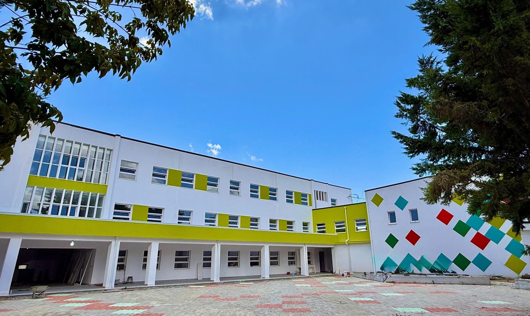 gjimnazi jani nushi ne lushnje rama me ambiente moderne ne shtator 68a1a9158f5ae