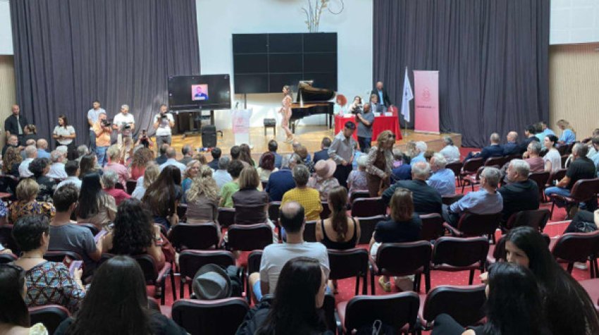 Hapet edicioni i 43-të i Seminarit të Gjuhës, pjesëmarrës rreth 200 studiues 3 hapet edicioni i 43 te i seminarit te gjuhes pjesemarres rreth 200 studiues 68a318d2a0e04