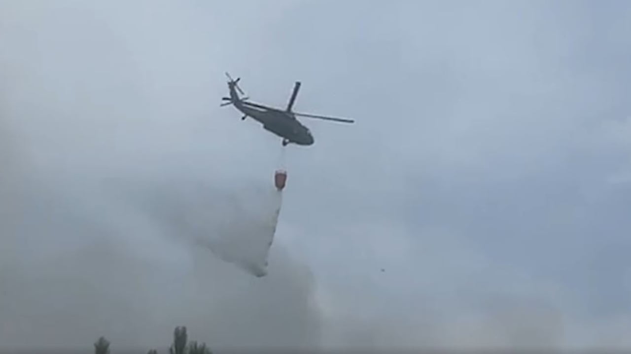 Helikopterët në aksion për shuarjen e zjarreve në veri të vendit, Rama publikon pamje nga ajri: Angazhim maksimal për shuarjen e çdo vatre 1 helikopteret ne aksion per shuarjen e zjarreve ne veri te vendit rama publikon pamje nga ajri angazhim maksimal per shuarjen e cdo vatre 689f1d3e0149d