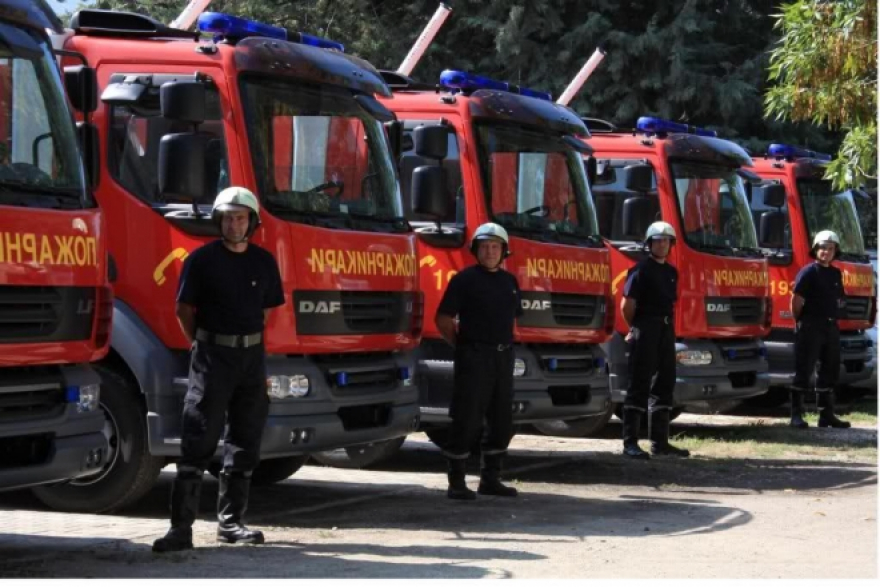 Iku vera e zjarrfikësit mbetën pa pushime – çdo ditë në luftë me flakët! 2 iku vera e zjarrfikesit mbeten pa pushime cdo dite ne lufte me flaket 68ade76f80f1e