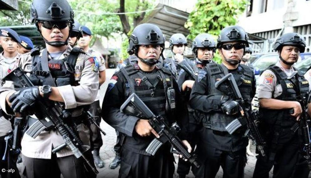 indonezi protestuesit djegin ndertesen qeveritare dy te vdekur 68b3768830337