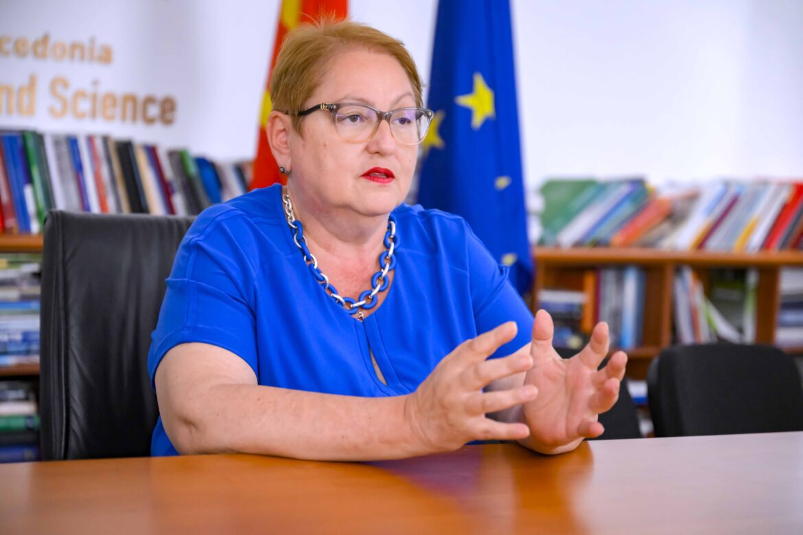 Janevska: Për një vit ndërtuam 7 shkolla të reja, janë rikonstruktuar 20 shkolla të tjera dhe po ndërtohen 4 salla sportive 1 janevska per nje vit ndertuam 7 shkolla te reja jane rikonstruktuar 20 shkolla te tjera dhe po ndertohen 4 salla sportive 68ab1a363c99e