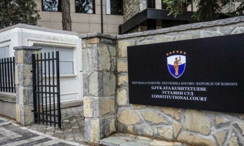 Juristët: Kushtetuesja e qartë në vendimin për konstituim të Kuvendit 2 juristet kushtetuesja e qarte ne vendimin per konstituim te kuvendit 68a42a219a1e6