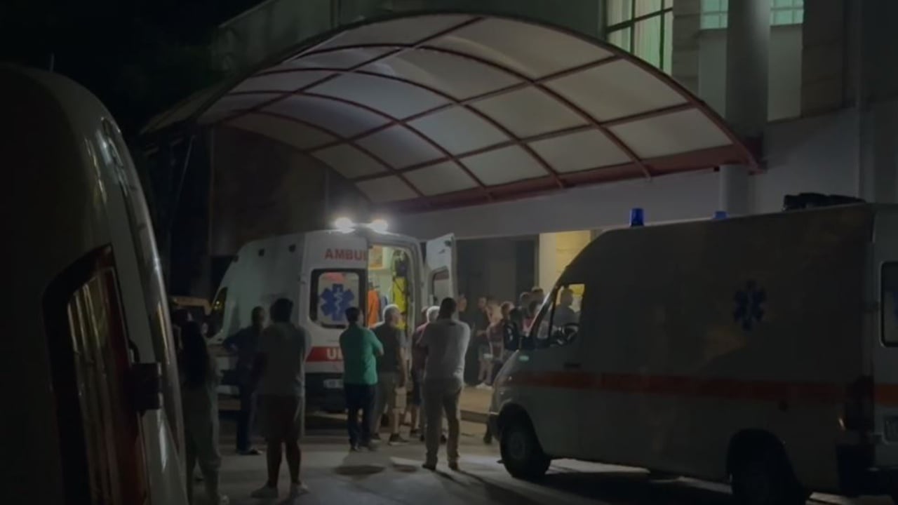 ka plage ne krahun e zemres niset me urgjence drejt spitalit te traumes 27 vjecari i plagosur ne korce 689f8db559b05