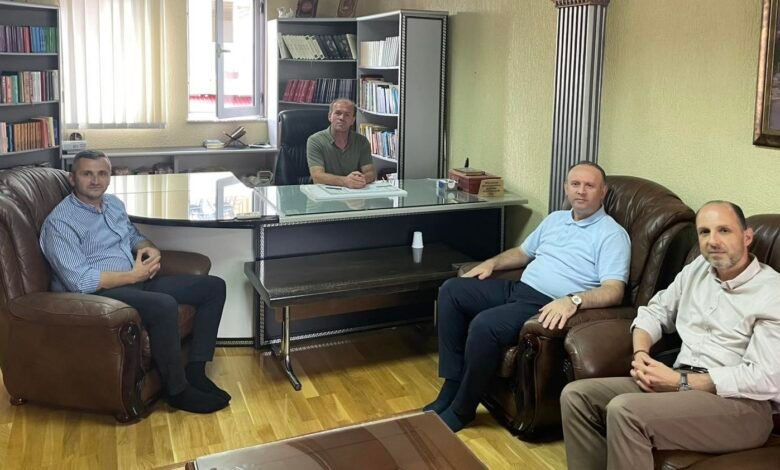 Kandidati i VLEN-it për Dibrën, Fisnik Mela: Privilegj të këshillohesh me dijetarët dhe udhëheqësit 3 kandidati i vlen it per dibren fisnik mela privilegj te keshillohesh me dijetaret dhe udheheqesit 689fb63ad6bf4