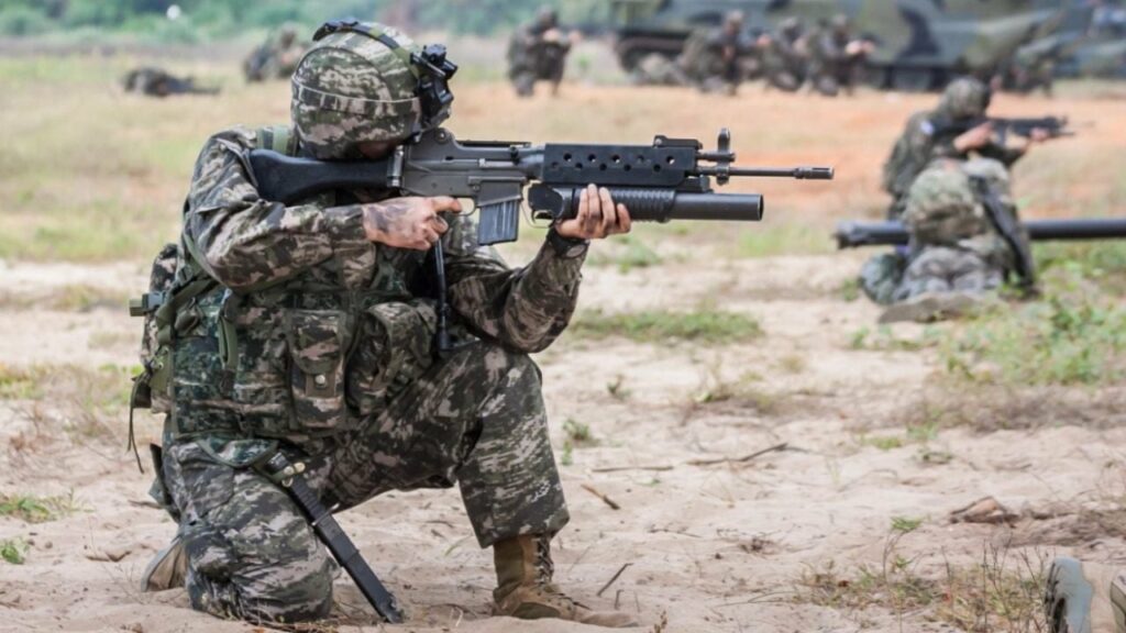 Koreja e Jugut qëllon të shtëna paralajmëruese pasi trupat koreano-verior kaluan kufirin, reagon Peniani: Provokim serioz 3 koreja e jugut qellon te shtena paralajmeruese pasi trupat koreano verior kaluan kufirin reagon peniani provokim serioz 68a98f073ec40