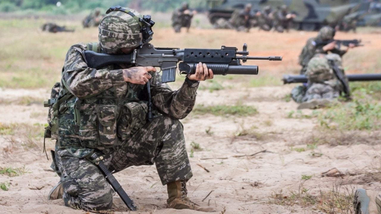 Koreja e Jugut qëllon të shtëna paralajmëruese pasi trupat koreano-verior kaluan kufirin, reagon Peniani: Provokim serioz 1 koreja e jugut qellon te shtena paralajmeruese pasi trupat koreano verior kaluan kufirin reagon peniani provokim serioz 68a98f073ec40